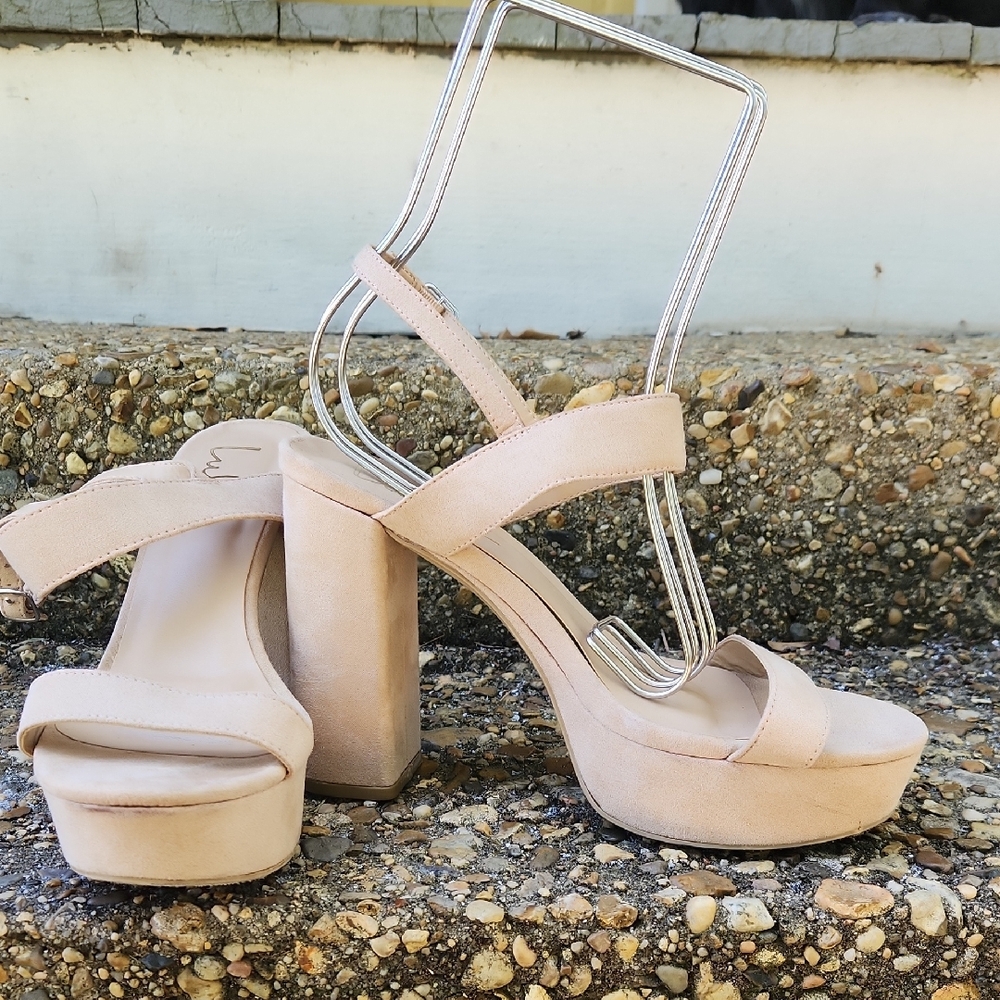 🥳Lulu's Acee Block Heel Sandals Size 8.5